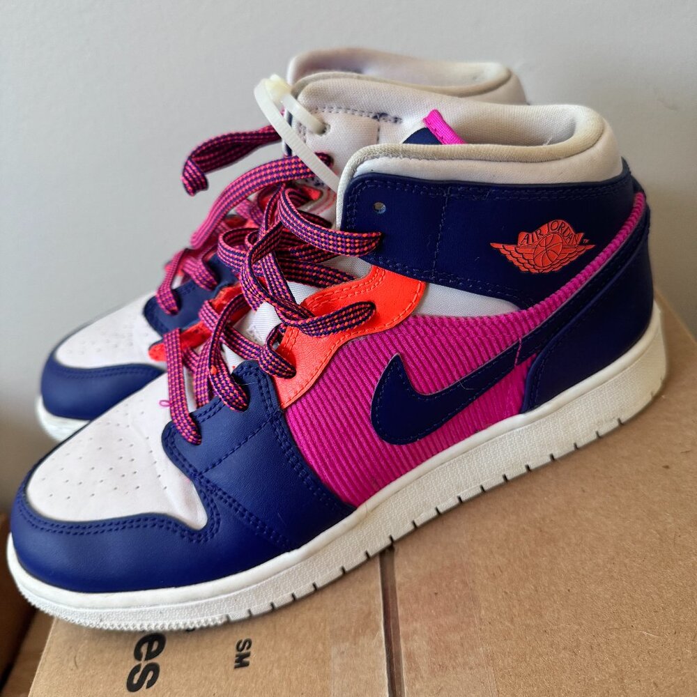 Jordan 1 Mid Fire Pink Barely Grape (GS) - Size 7